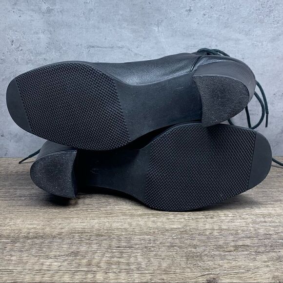 Apostrophe Black Leather Ankle Bootie~Size 6M - Picture 8 of 9